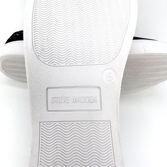 Steve Madden Sneakers Black Velvet Rhinestone Peace Sign Slip-on Shoe Size 5 New - Picture 7 of 8
